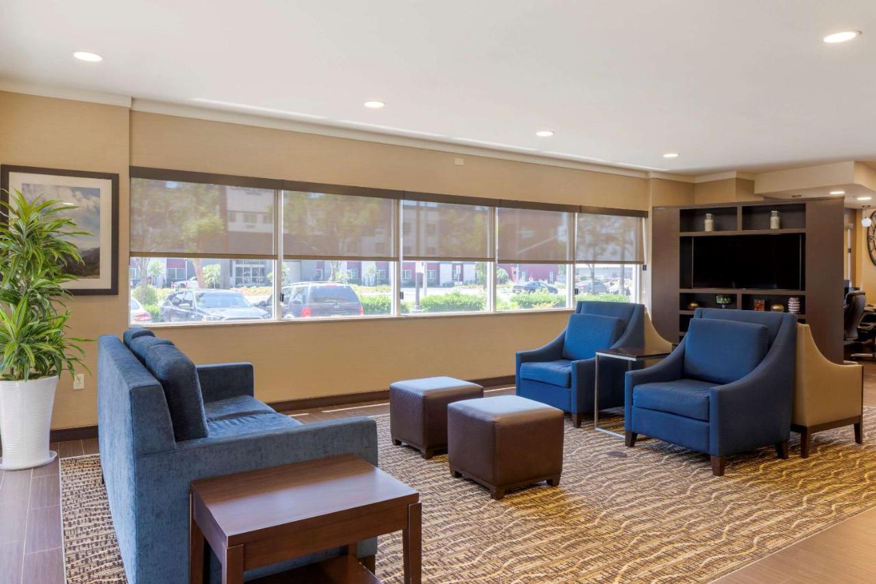 Comfort Suites Ontario Airport Convention Center Bagian luar foto